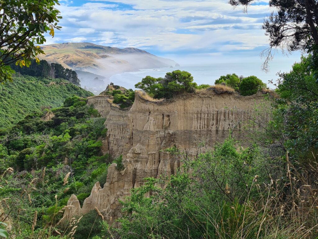 Cathedral Cliffs, Gore Bay